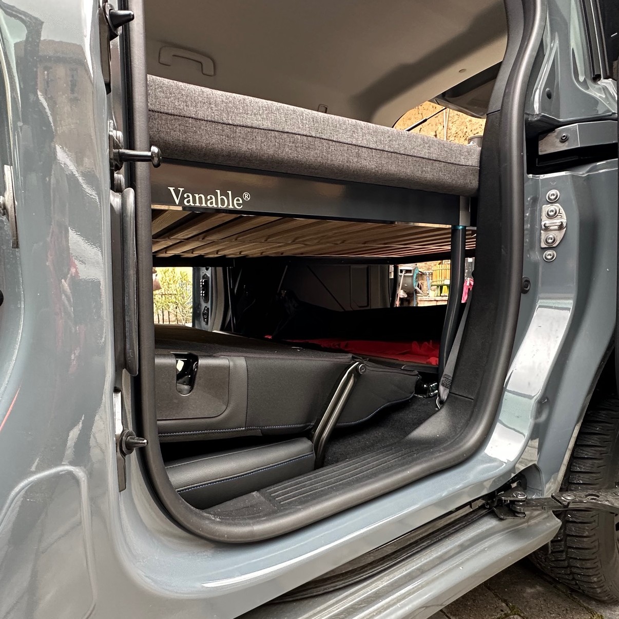 Vanable Matratze aufliegend
