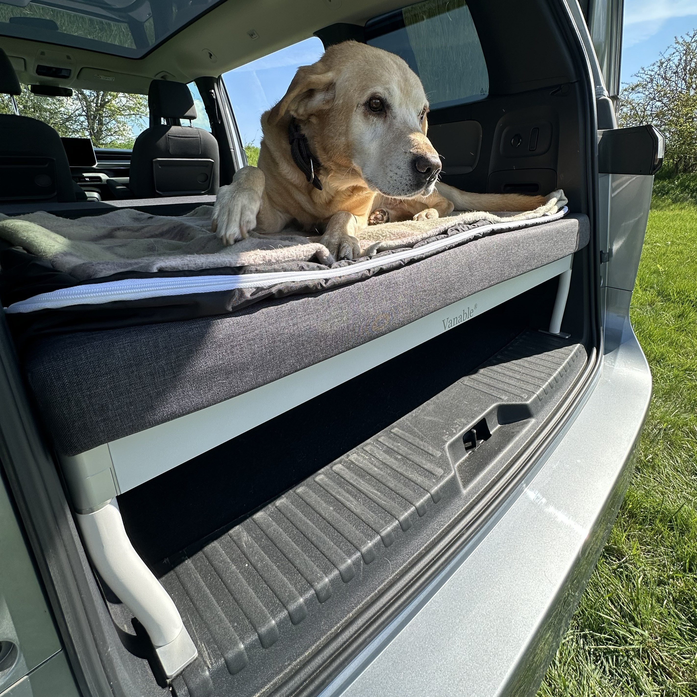 Vanable Matratze aufliegend